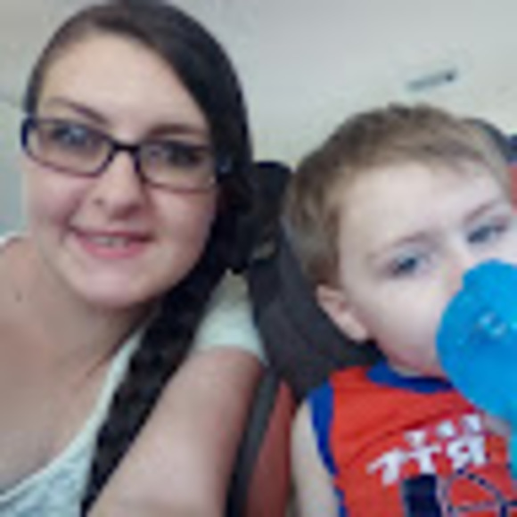 Meet your Posher, Desirae - Picture 1 of 1